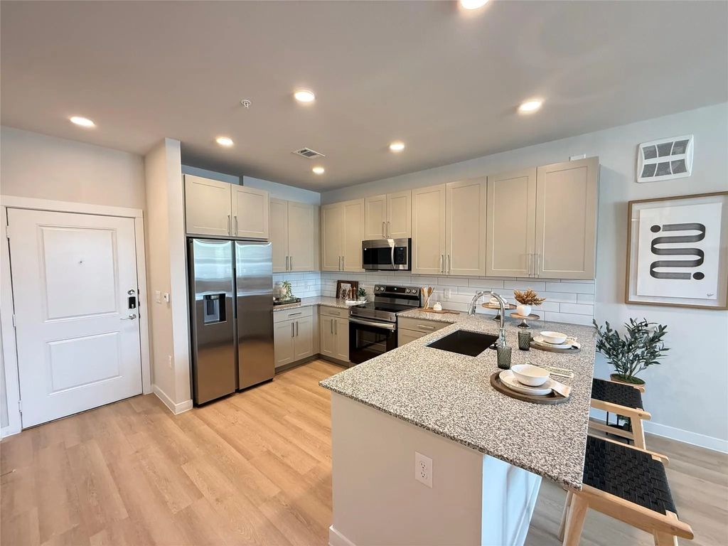 1610 Campbell Rd B4, Houston