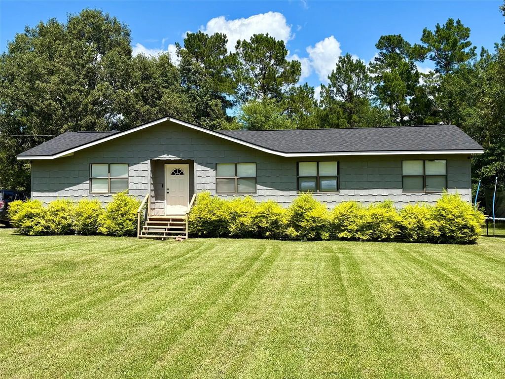293 County Road 4145, Crockett