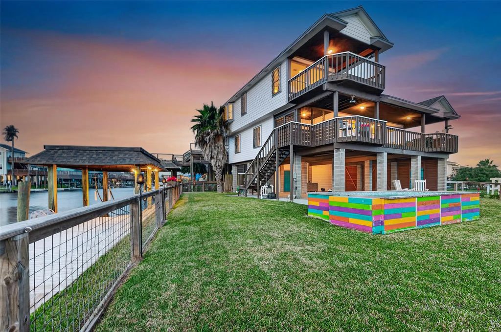 925 Bonita Street, Bayou Vista