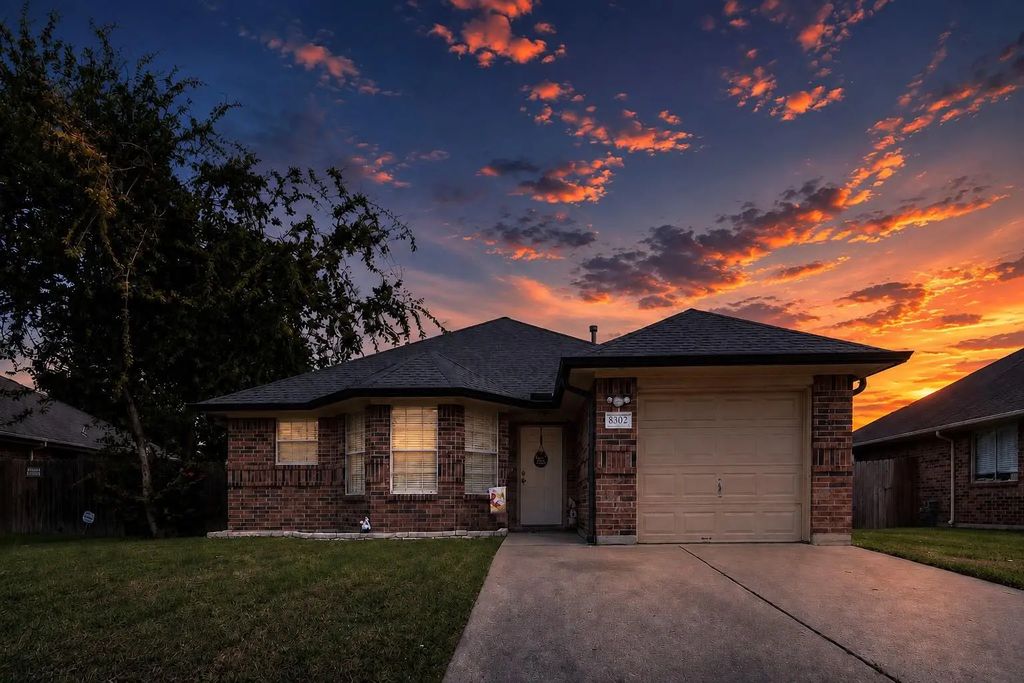 8302 Sanford Street, Baytown