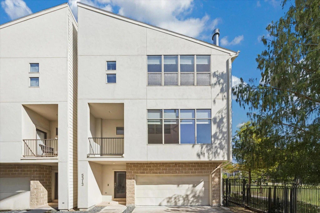 5313 Lillian Street, Houston