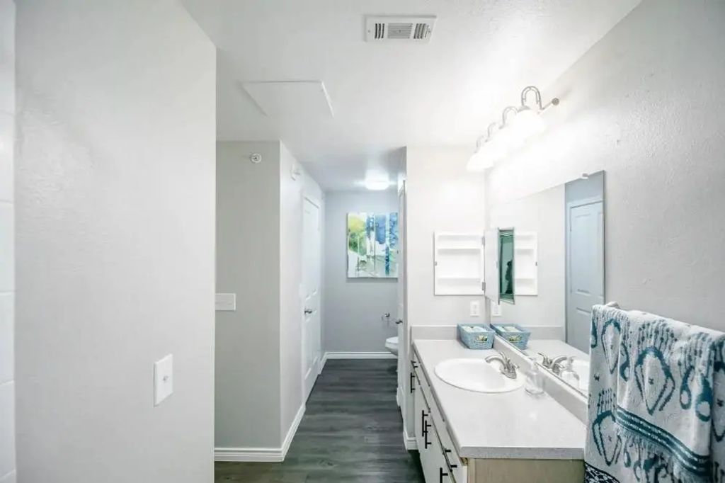 6710 Babcock Road 427, San Antonio