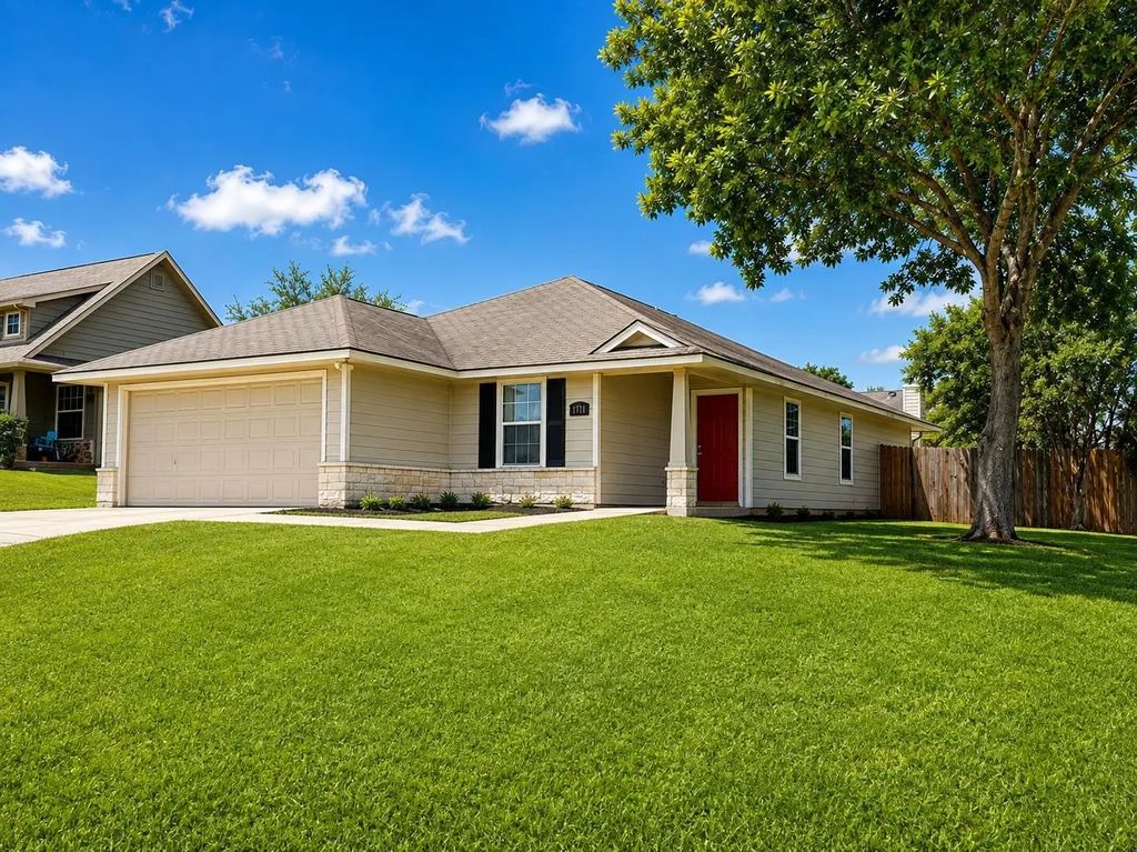 1711 Dixon Lane, Brenham