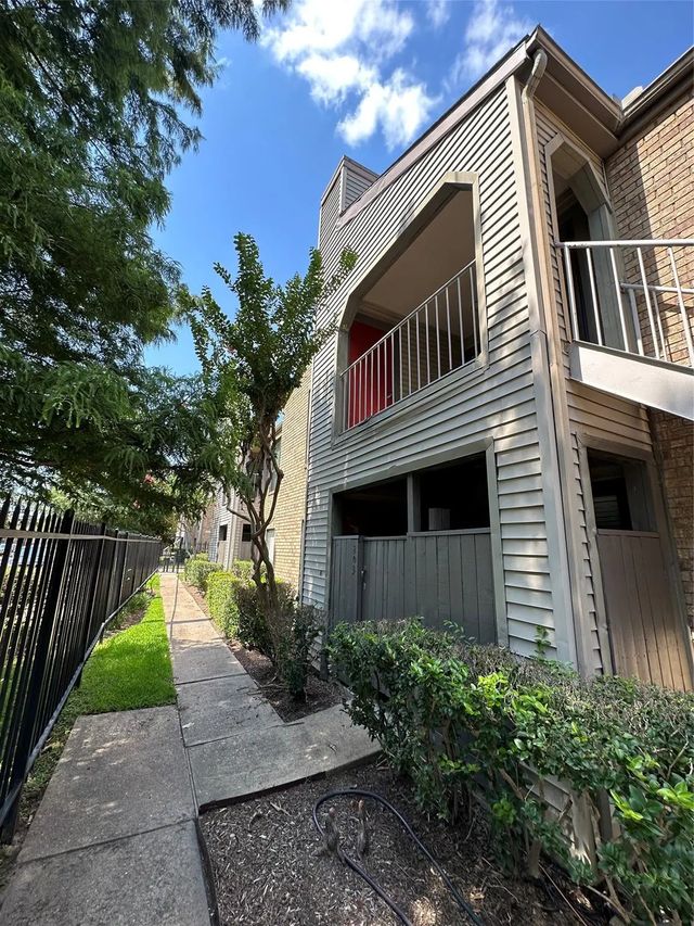 2025 Augusta Drive 203, Houston