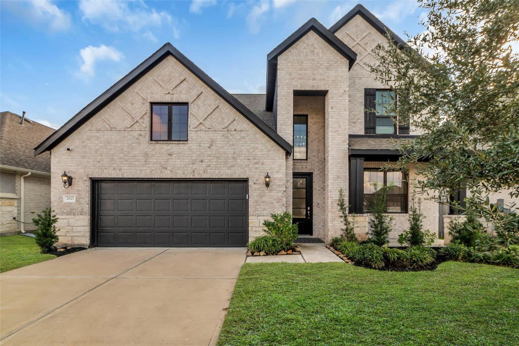 2627 Settler Hill Drive, Fresno