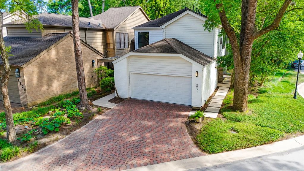 8931 Briar Forest Drive, Houston