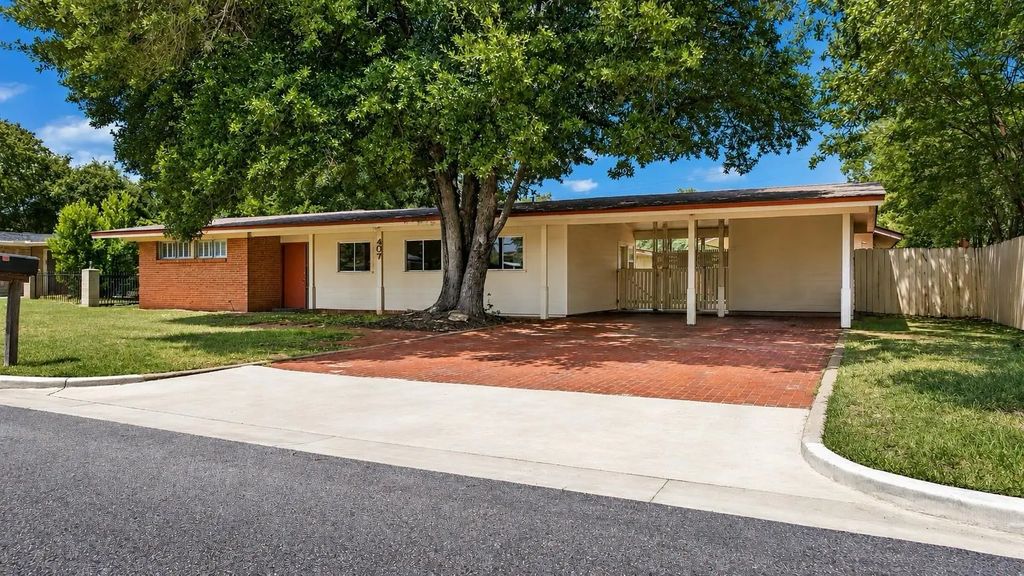 407 Timber Street, College Station