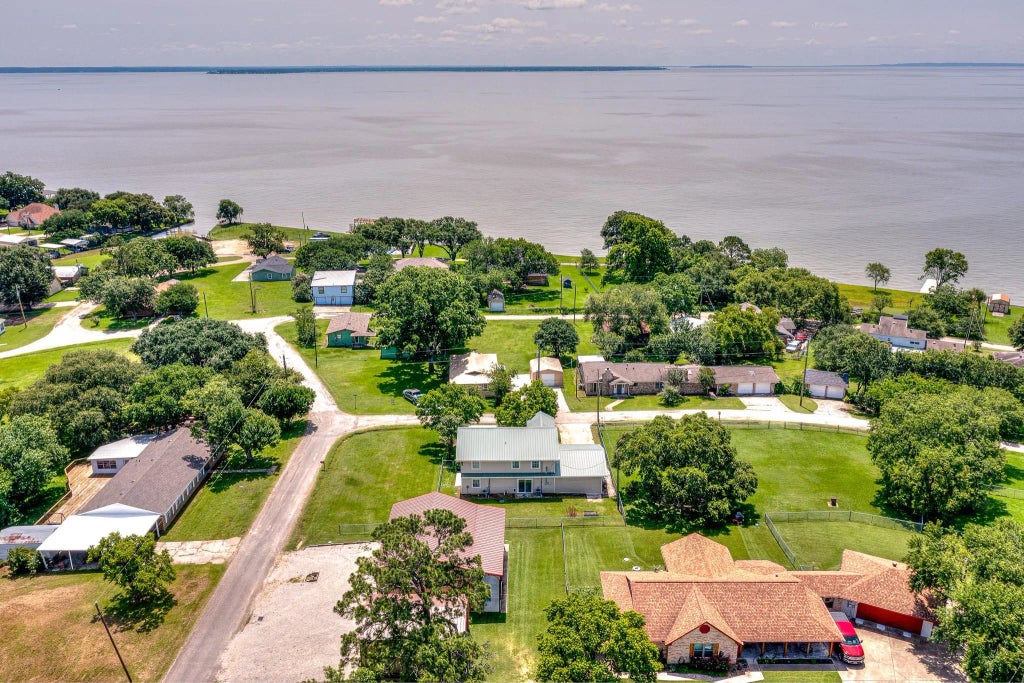 20 Clearview Street, Point Blank