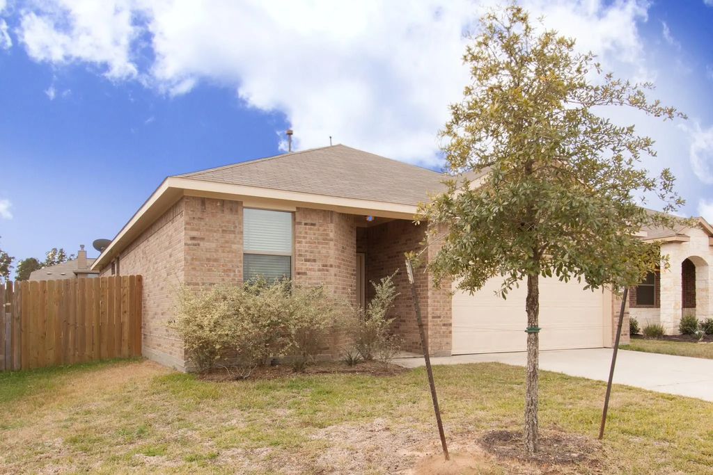 107 Piney Pathway, Magnolia