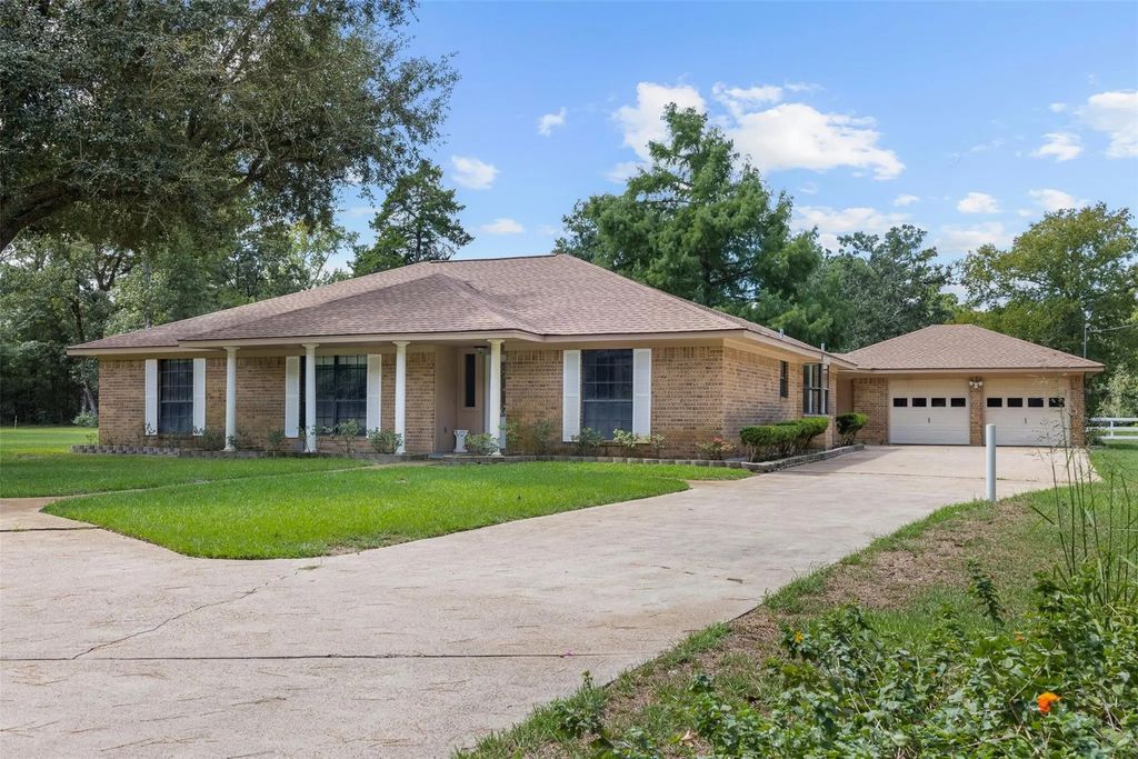 2488 State Highway 75 S, Centerville