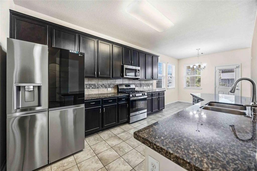 366 Lake Line Drive, Alvin