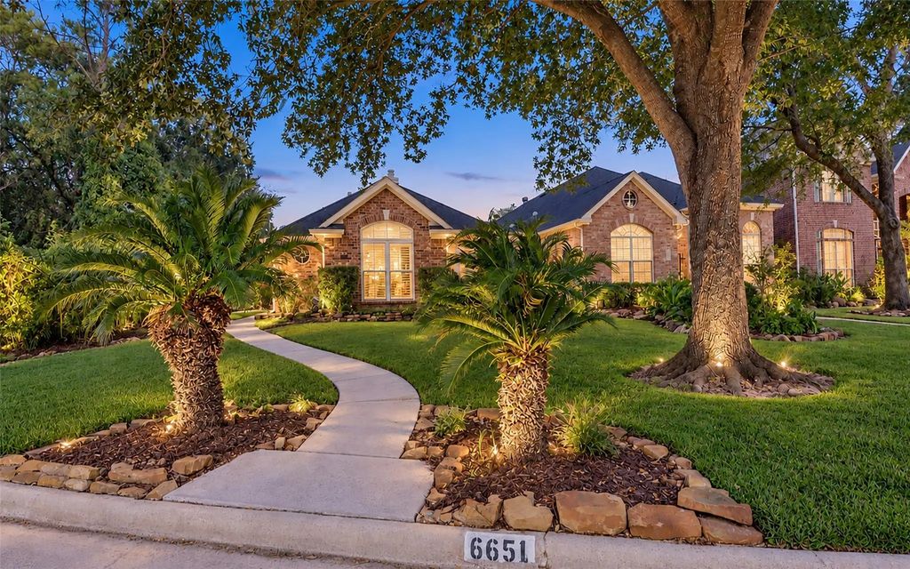 6651 Camptown Circle, Houston