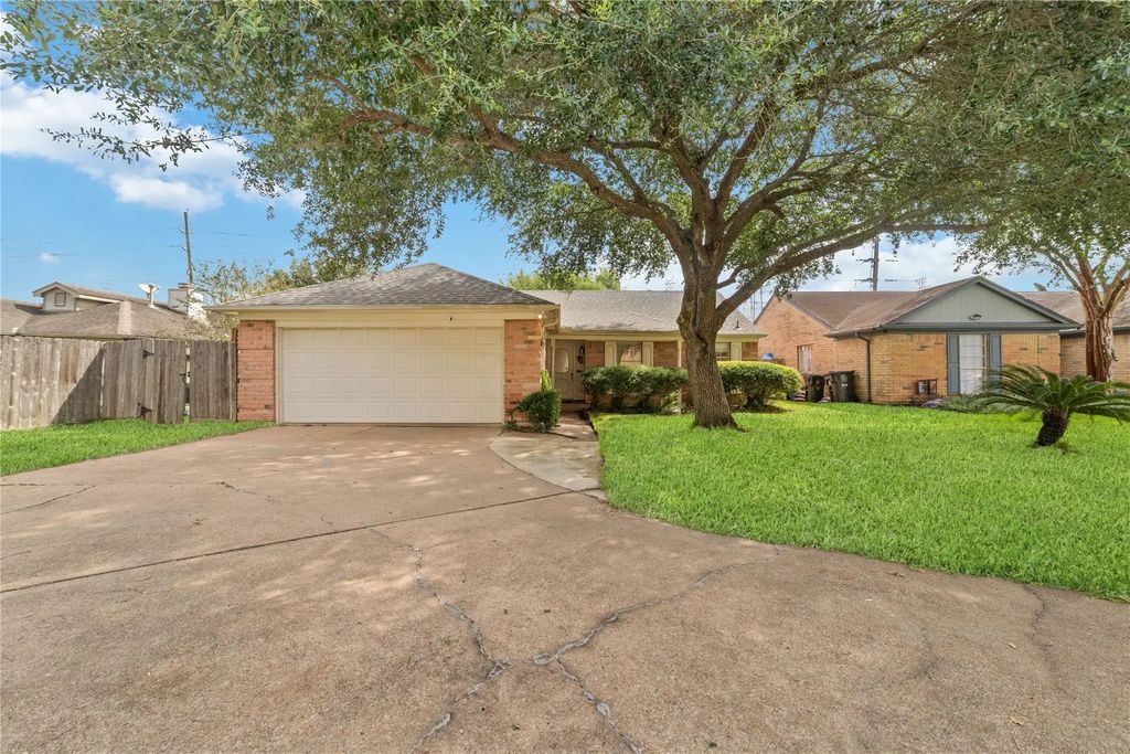 3131 E Heatherock Circle, Sugar Land