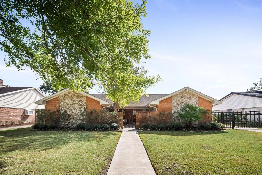 5743 Jason Street, Houston