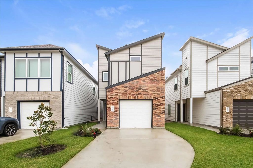 15225 Estrella East, Houston