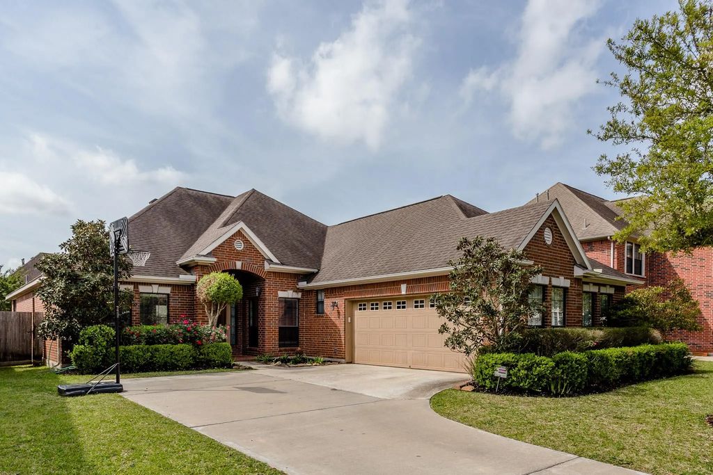 6706 Ashworth Drive, Sugar Land