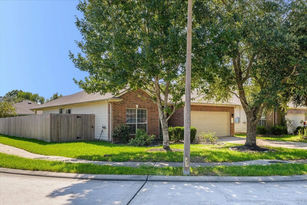 6707 River Ridge Lane, Dickinson
