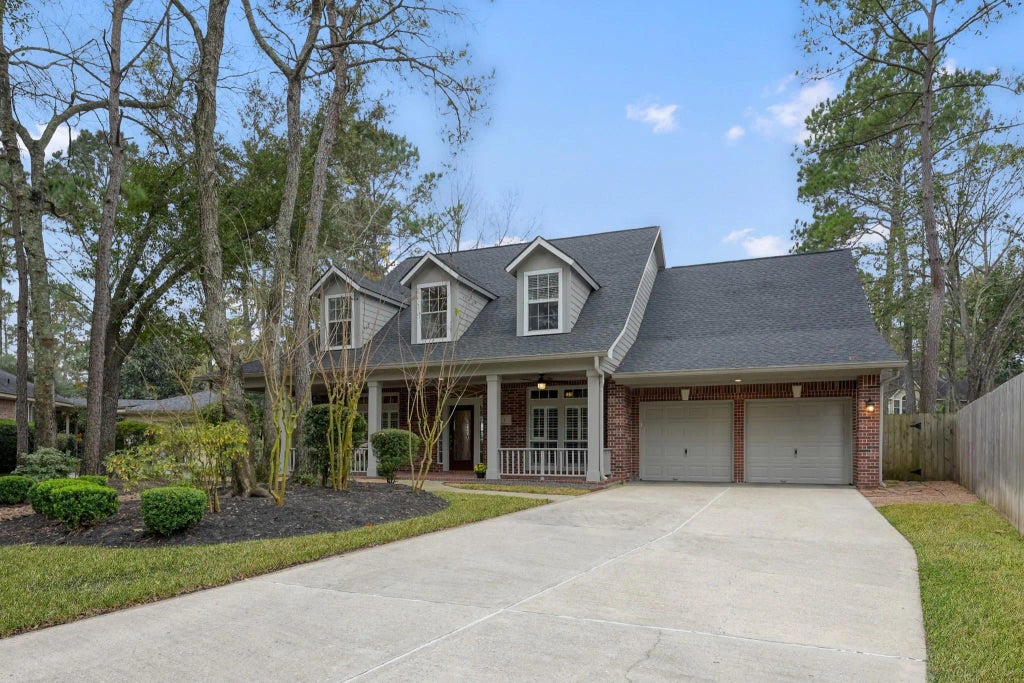 7 Cross Lake Drive, The Woodlands