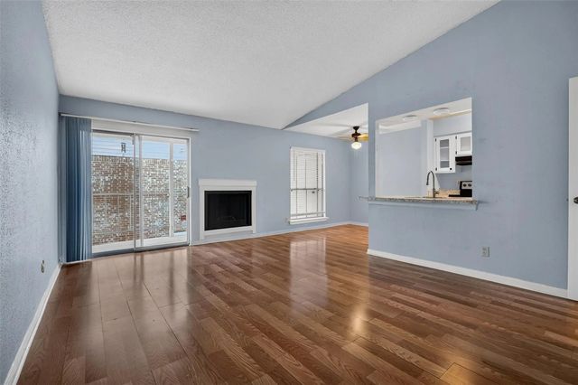 700 Thicket Lane 304, Houston