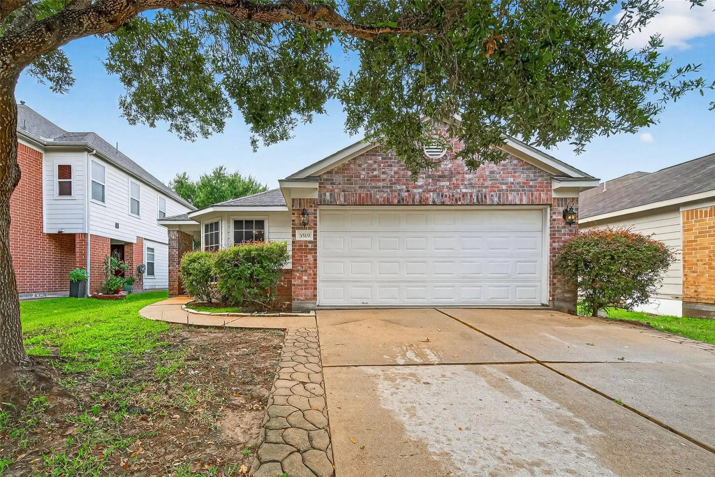 3519 Clipper Winds Way, Houston