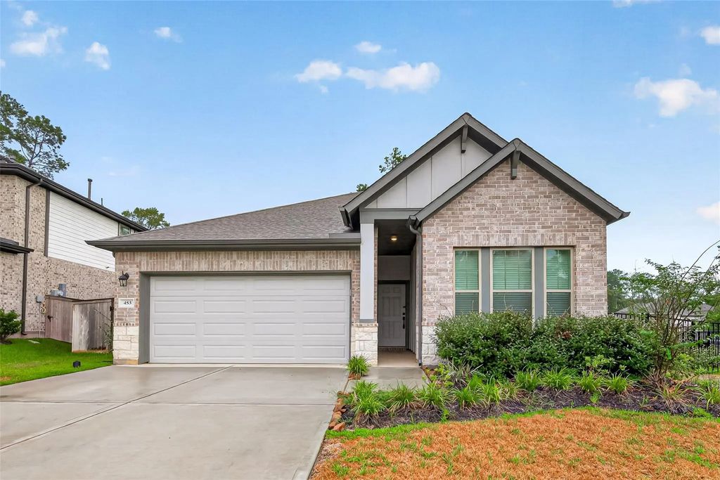 453 Embden Rim Drive, Willis