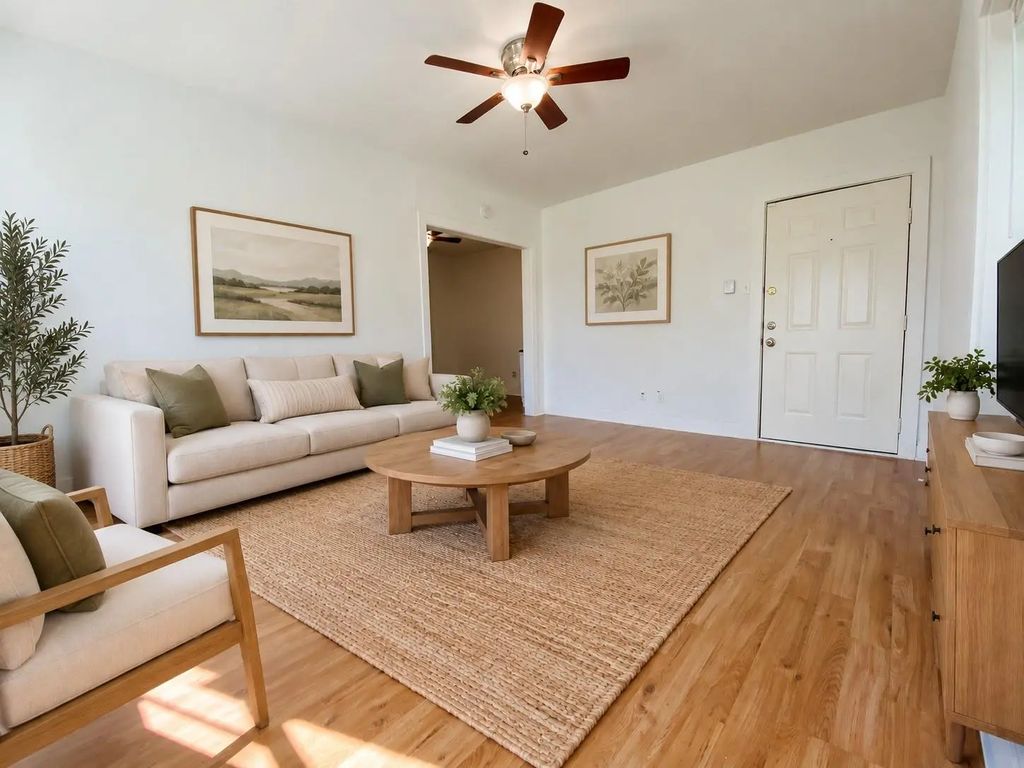 1 Sidney Street 3, Houston