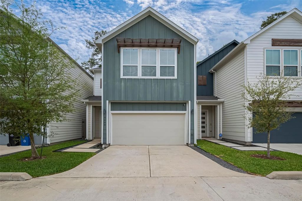 5209 Pinemont Creek Lane, Houston