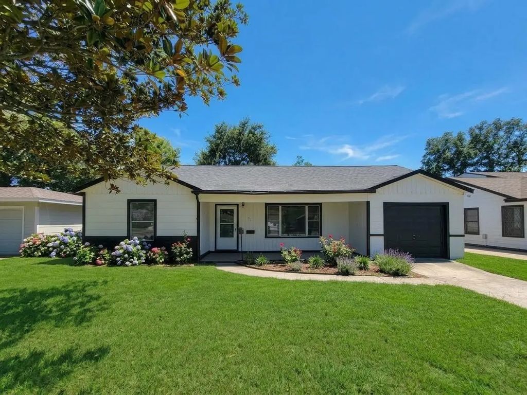 1311 Jefferson, Baytown