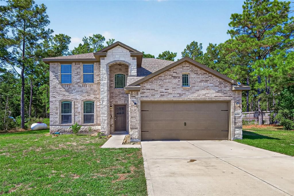 9689 Waller Street, Conroe