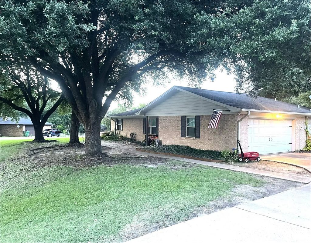 206 Heath Avenue, Madisonville