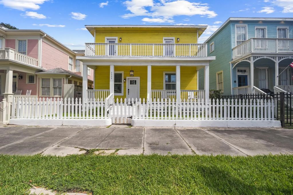3124 Bernardo De Galvez Avenue, Galveston
