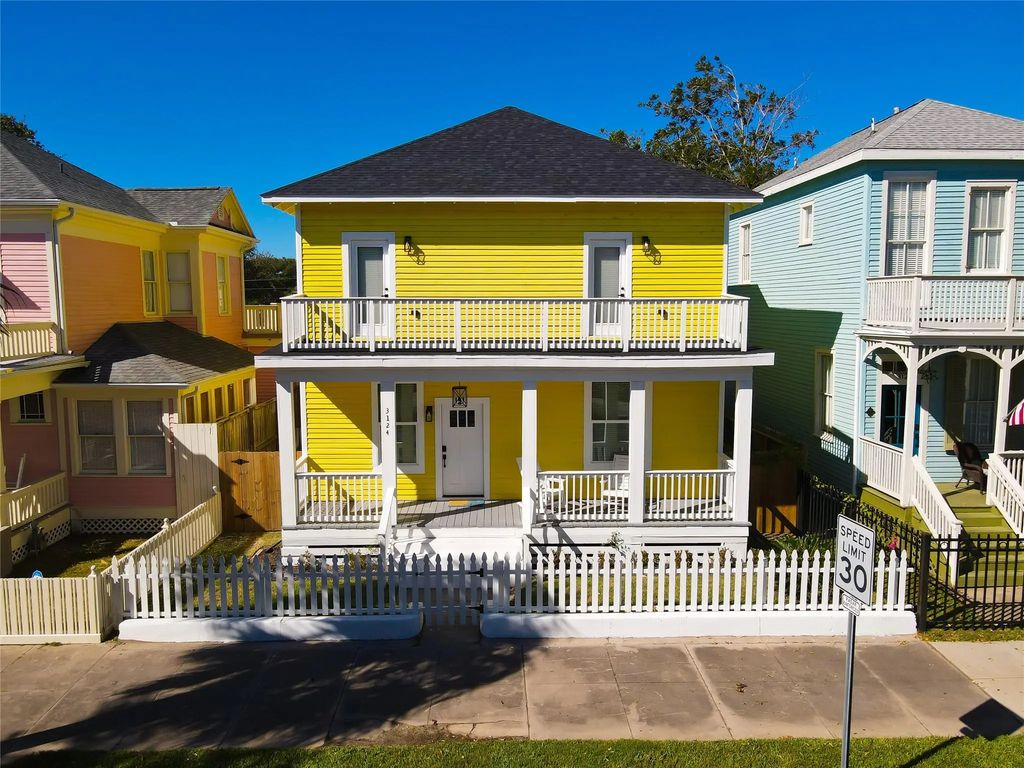 3124 Bernardo De Galvez Avenue, Galveston