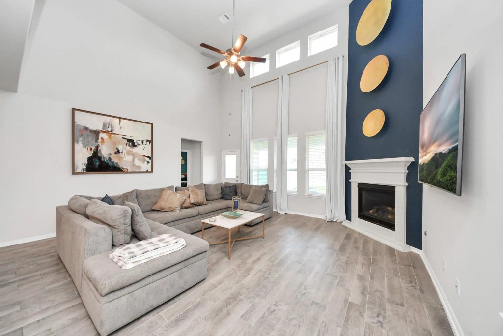 8402 Northern Pintail Drive, Houston