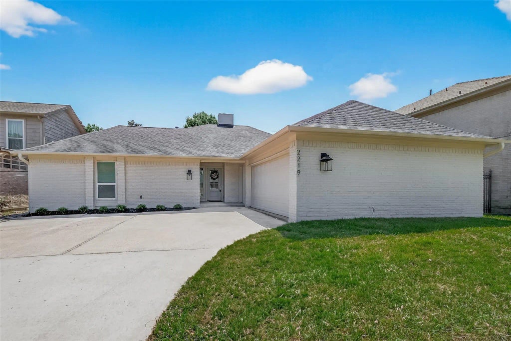 2219 Briar Branch Drive, Houston