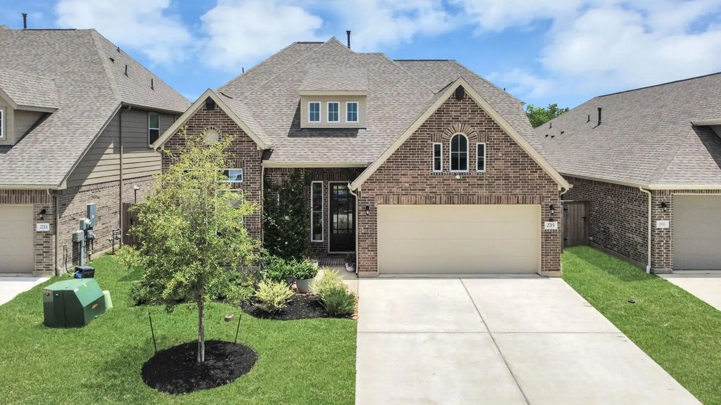 2715 Bisbee Road, League City