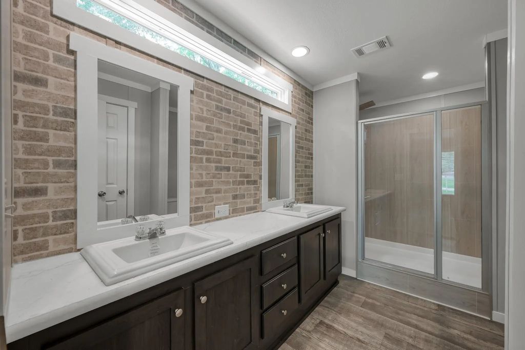 33 Mockingbird Road, New Waverly