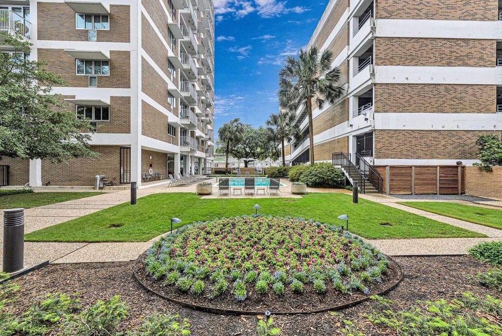 3600 Montrose Boulevard 207, Houston