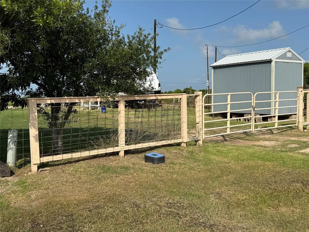 1279 County Road 299, Sargent