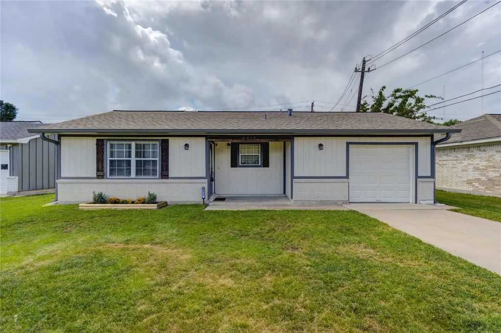 5317 Crestmont Street, Baytown