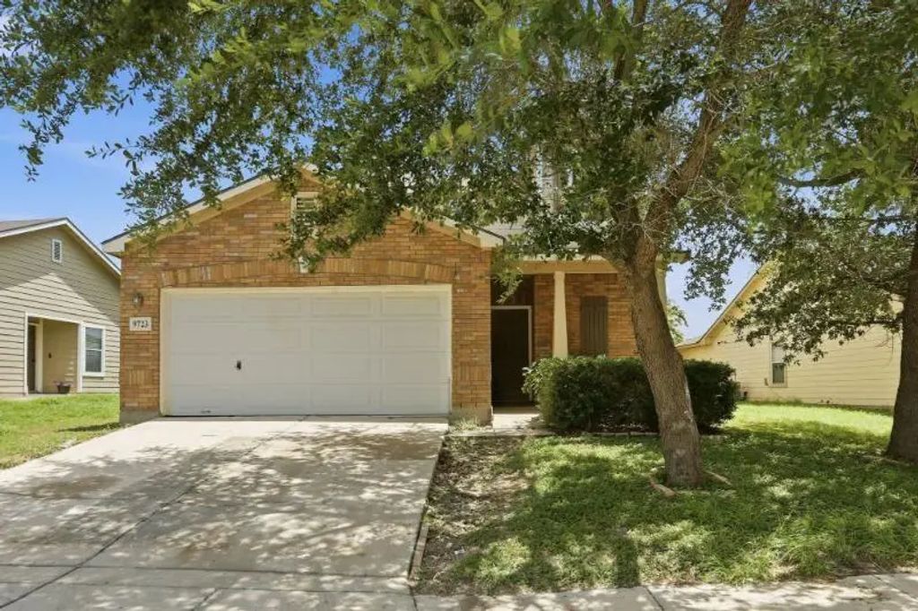 9723 Copper Rock, Converse