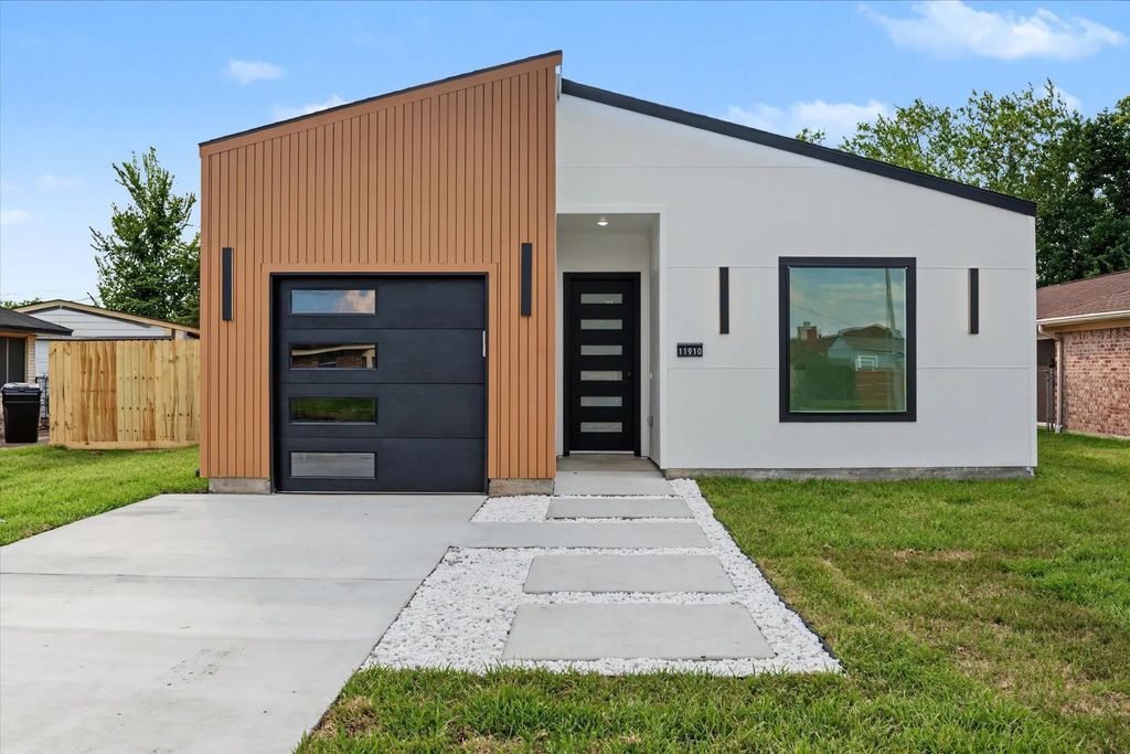 11910 Southview Street, Houston