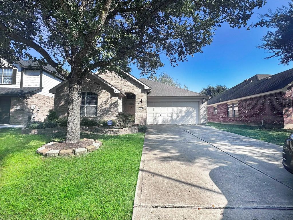 3307 Raintree Village Drive, Katy