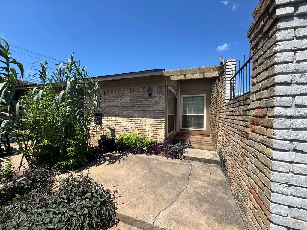 3428 Willowrun 1, Austin