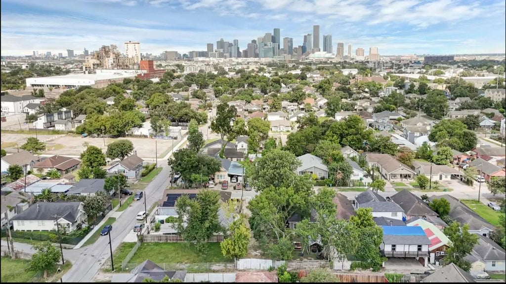 219 Super Street, Houston