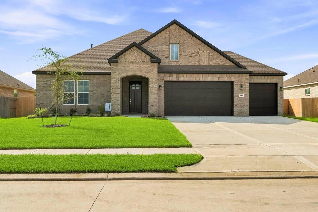 12102 Old Fashion Circle, Mont Belvieu
