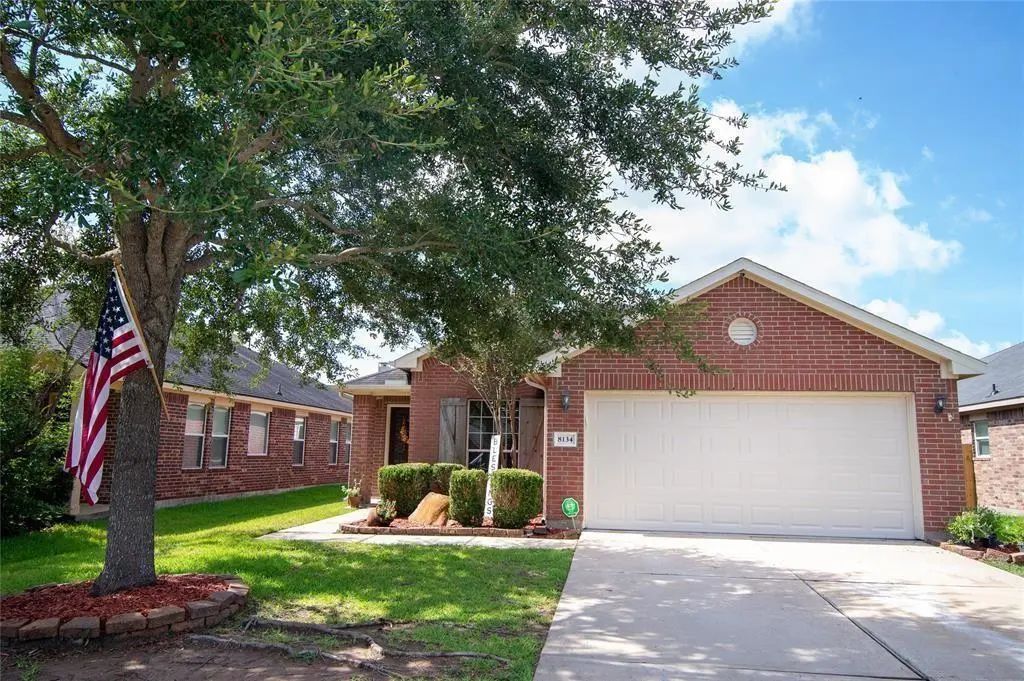 8134 Silent Deep Drive, Rosenberg