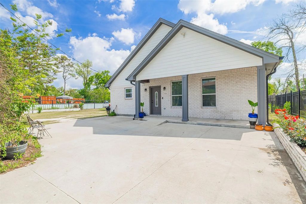 8914 Sandra Street, Houston