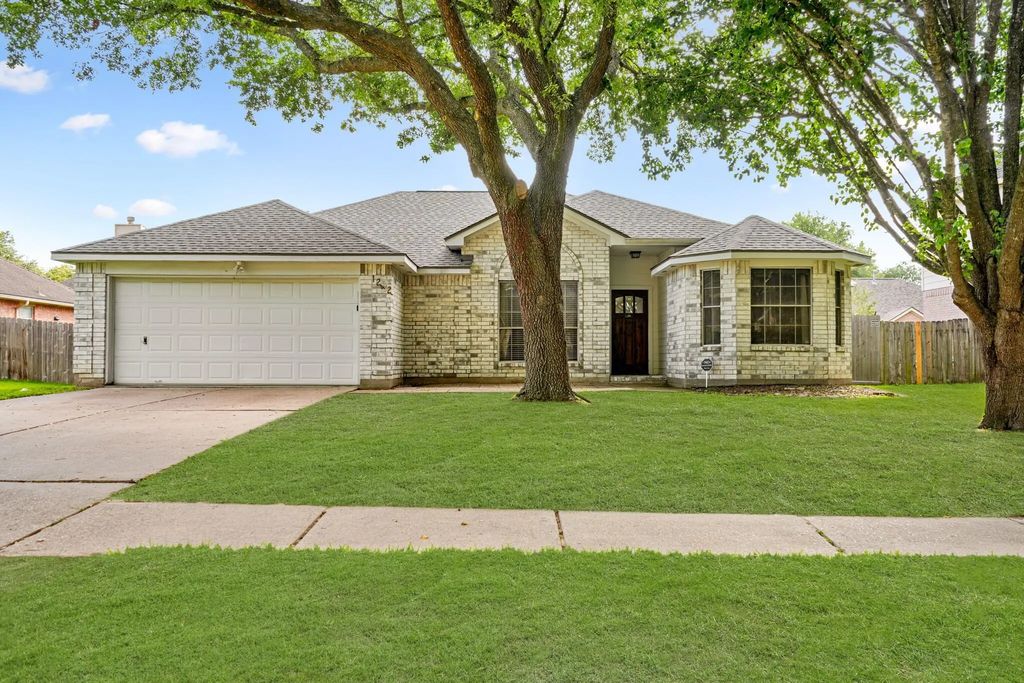 1242 Hunter Wood Drive, League City