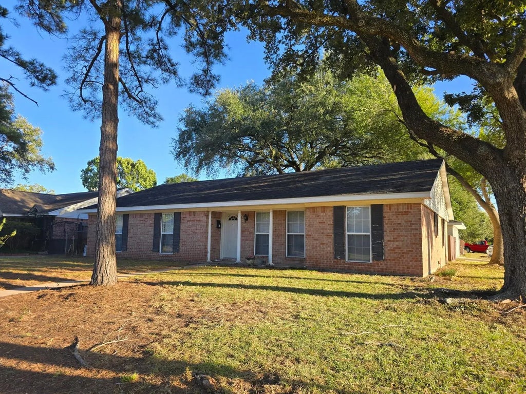 5615 Beechnut Street, Houston