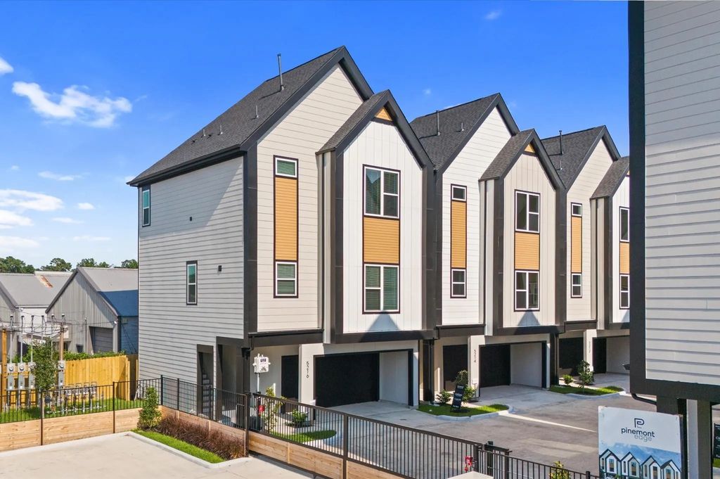 5211 Green Pine Tree Drive, Houston
